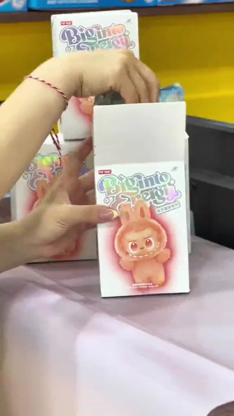 Porno olomon tomonidan parchalanib ketmoqda Valeriya Lukyanova porno ero